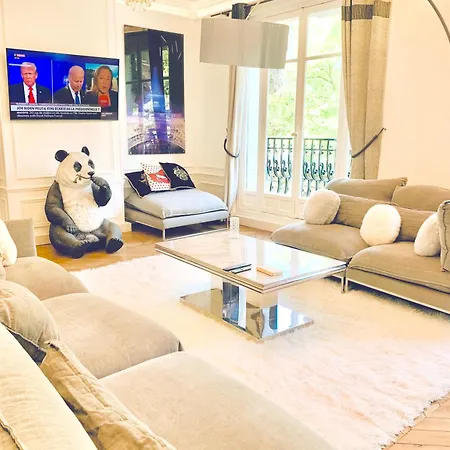 Apartment Devant La Tour Eiffel Et Seine